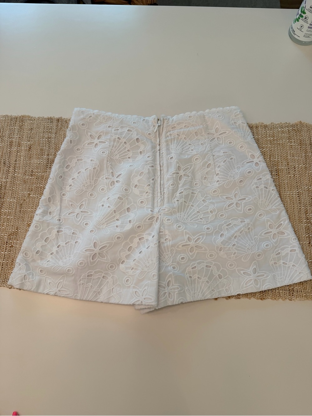 Lilly Pulitzer White Eyelet Pleated Short - Picture 2 of 3